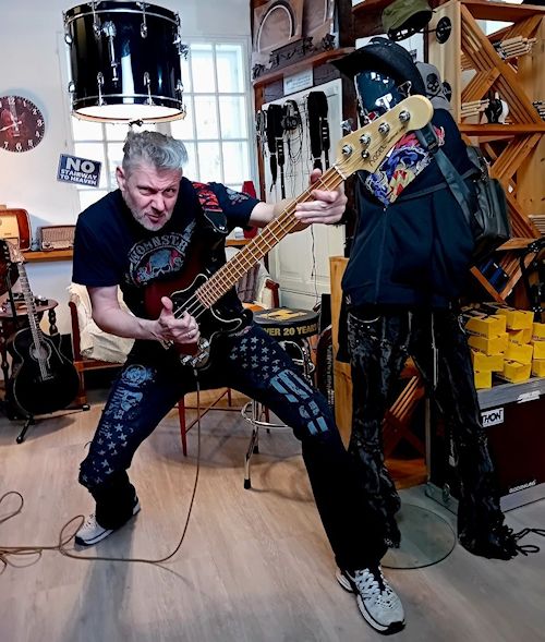 NAGEL Guitars - Holger vom Rock-Hus in Steinhude