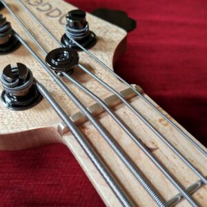 NAGEL Guitars - handgefertigter Sattel aus Messing